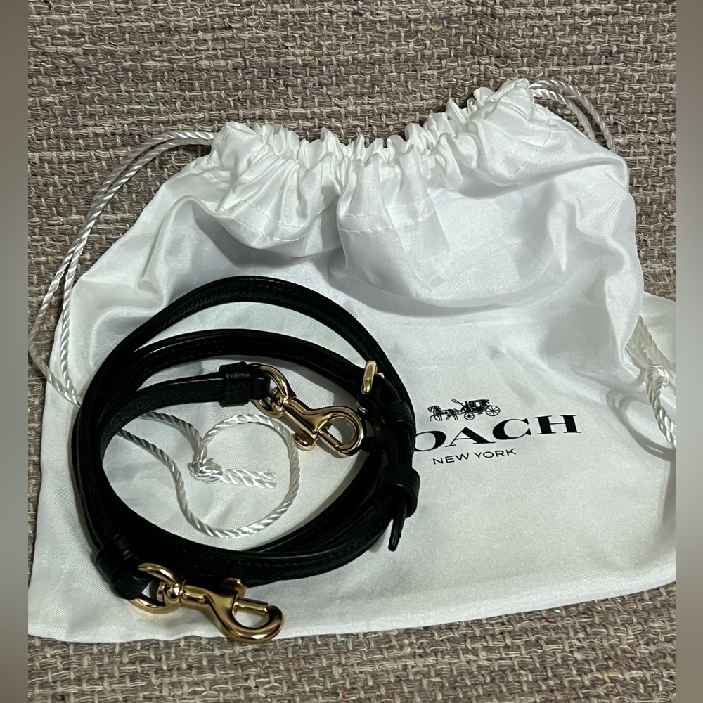 Coach Black Leather Crossbody/Shoulder Strap With Gold Hardware EUC